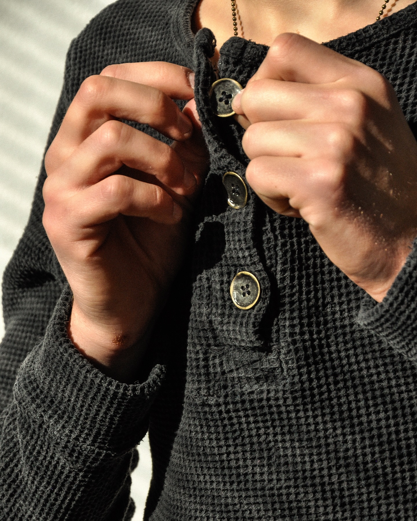 WAFFLE TEXTURED HENLEY