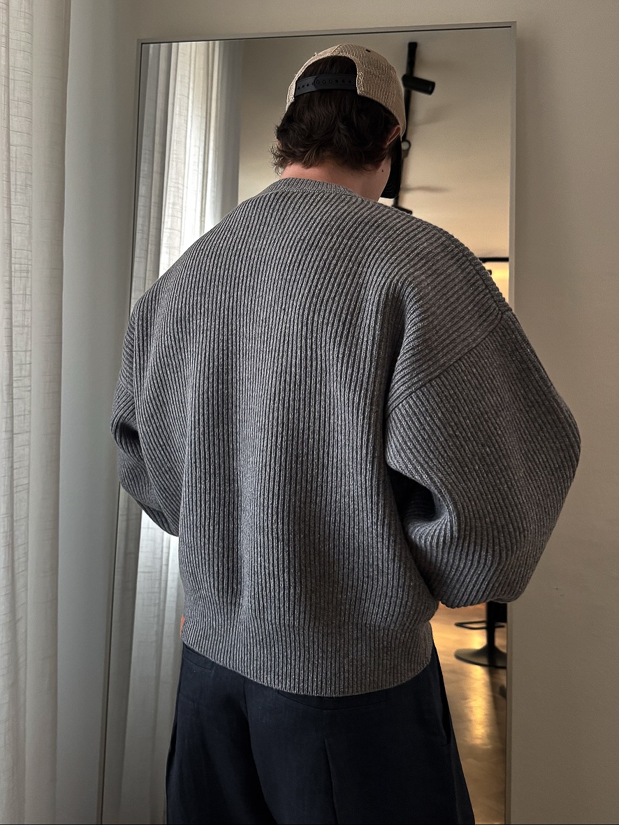 HEAVY RIBBED RELAXED KNIT SWEATER