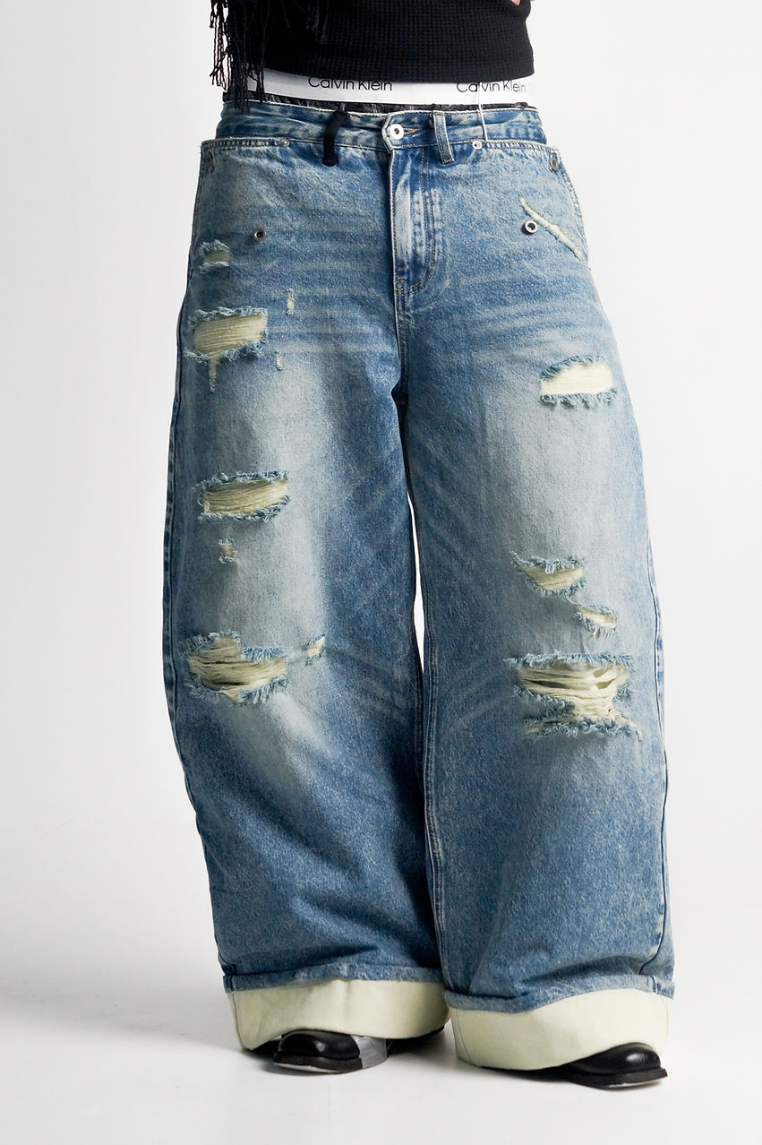 DISTRESSED WIDE-LEG DENIM
