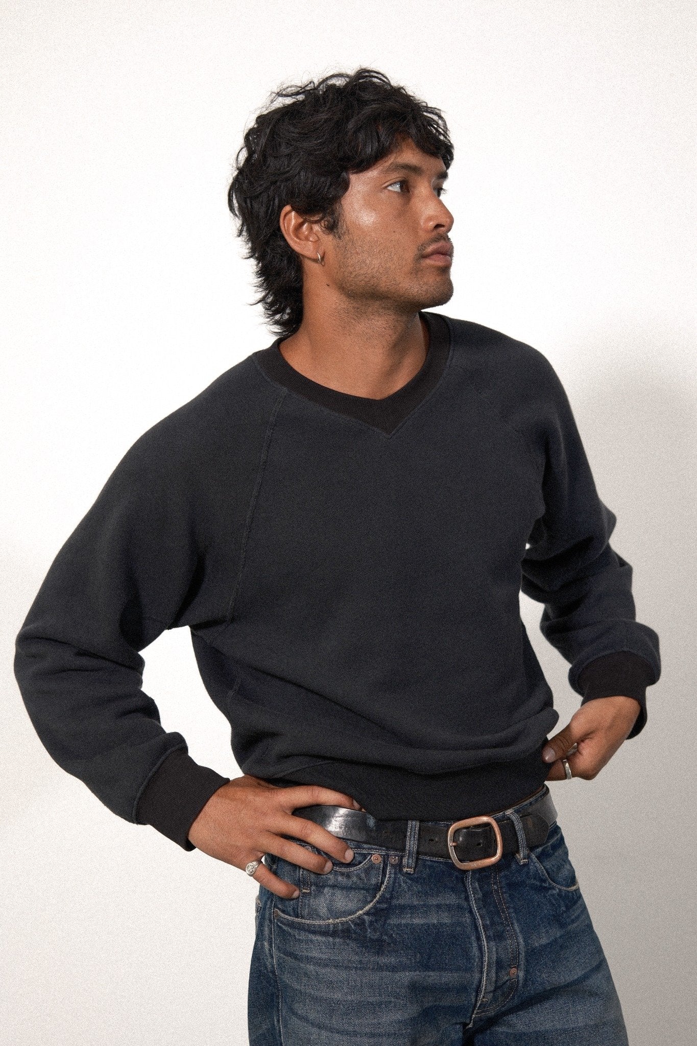 V-Sweater
