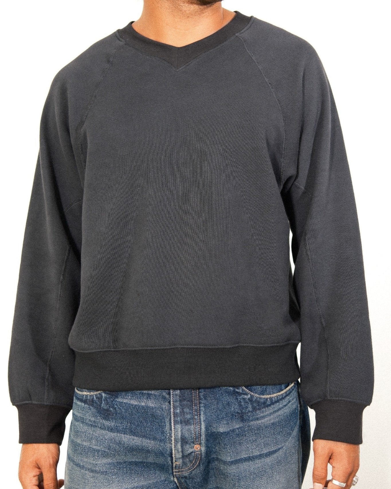 V-Sweater