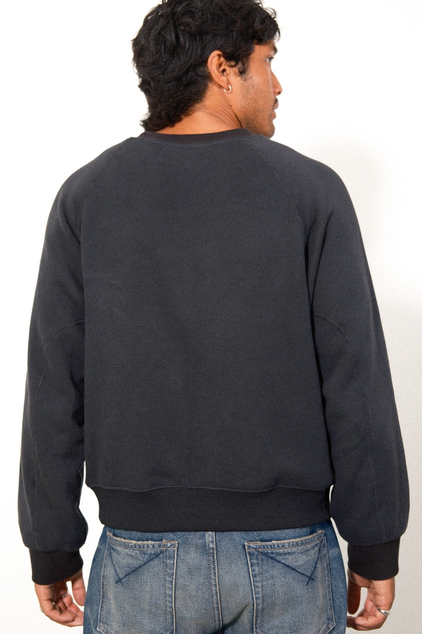 V-Sweater