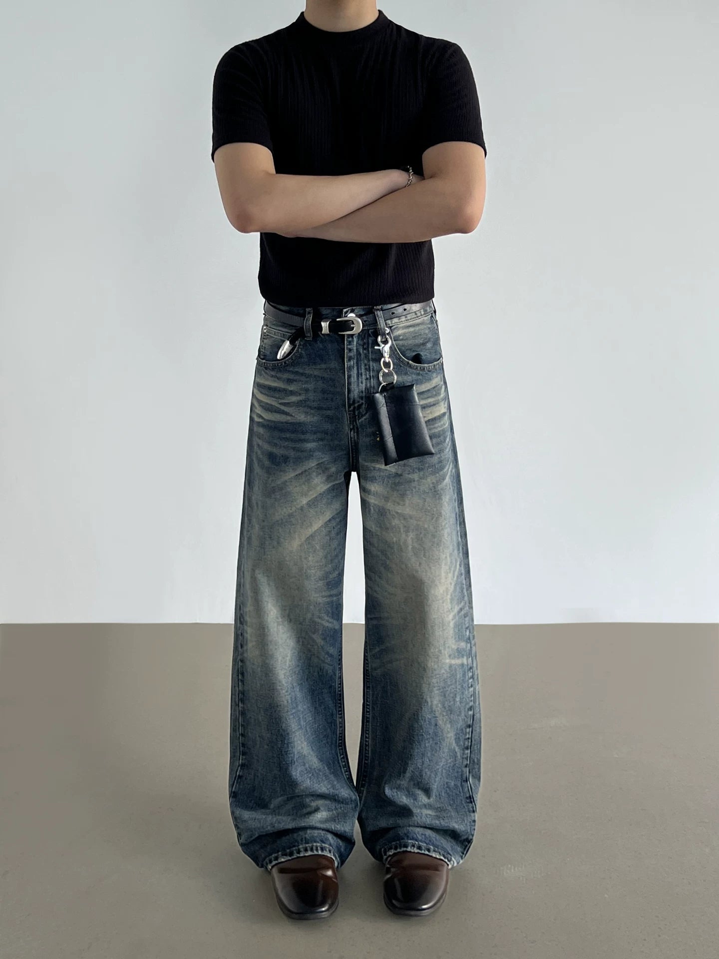 DISTRESSED WIDE DENIM JEANS