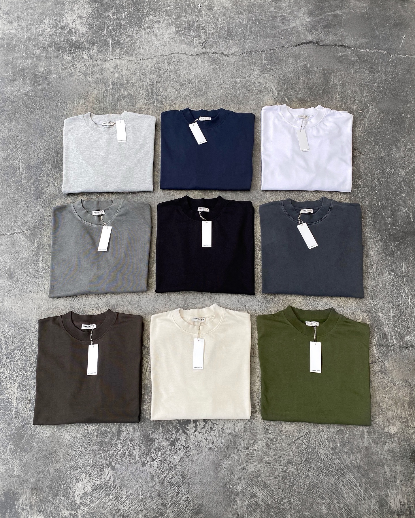 MONOCHROME COZY T-SHIRT