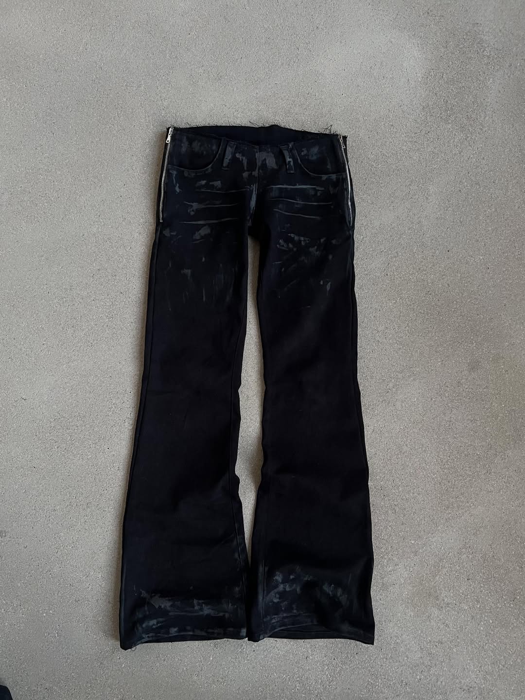 OIL STAIN LOWRISE DENIM