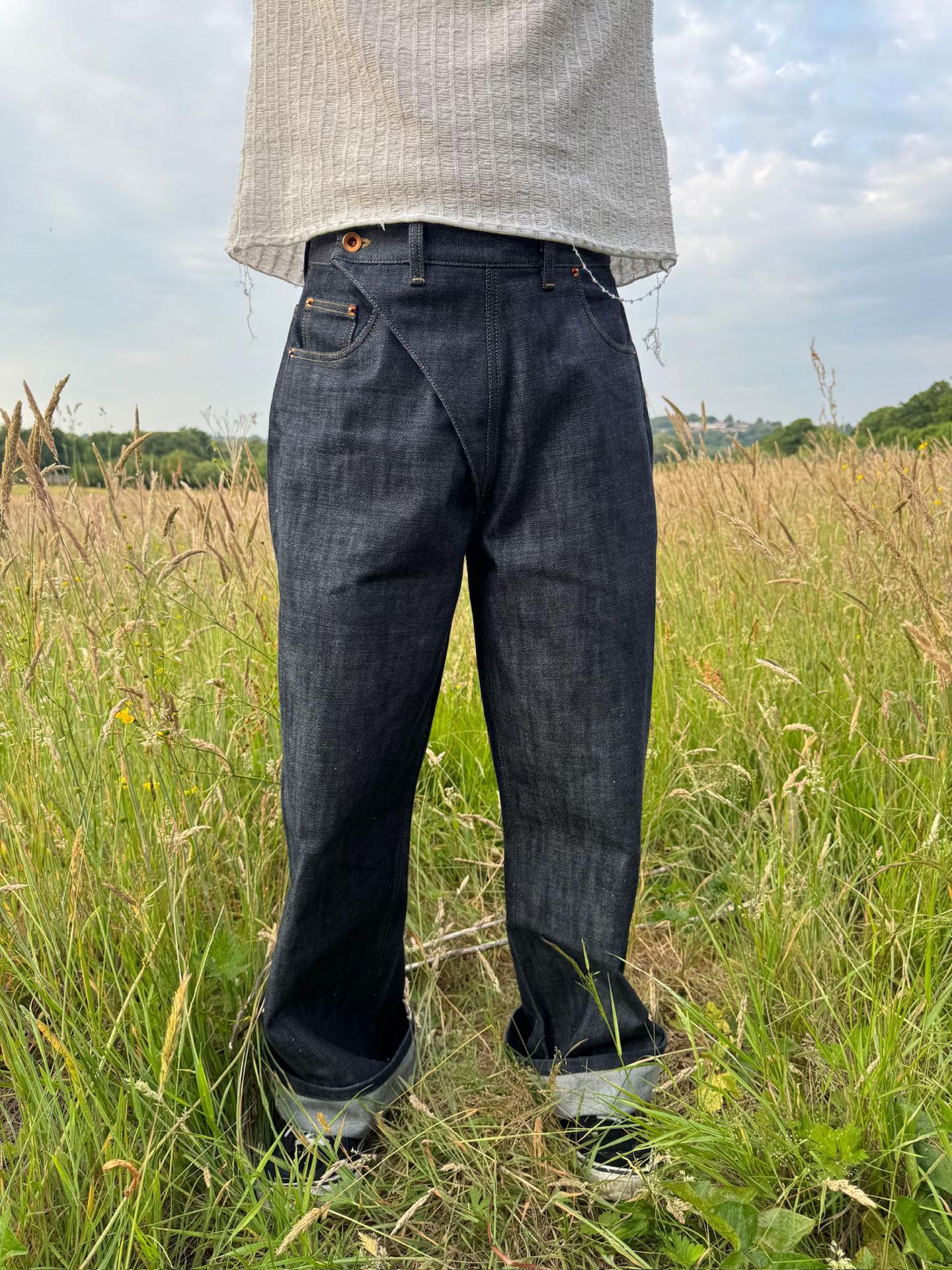 CURVED SEAM WIDE-LEG DENIM