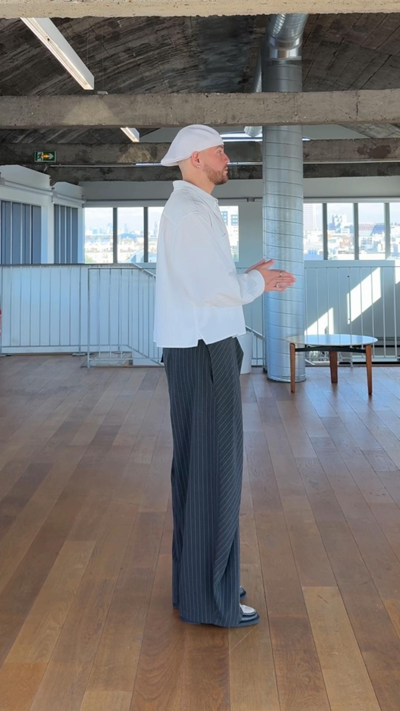 BARREL-SHAPED PLEATED PANTS