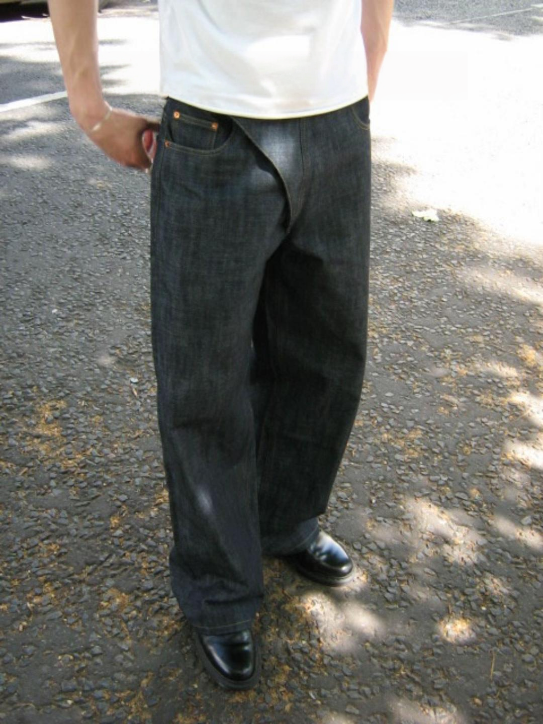 CURVED SEAM WIDE-LEG DENIM