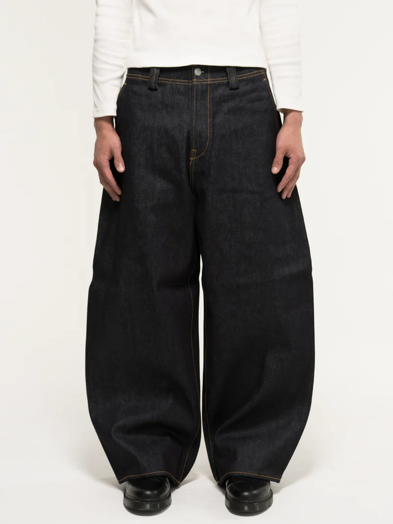 JAPANESE SELVEDGE  CURVED-LEGS JEANS