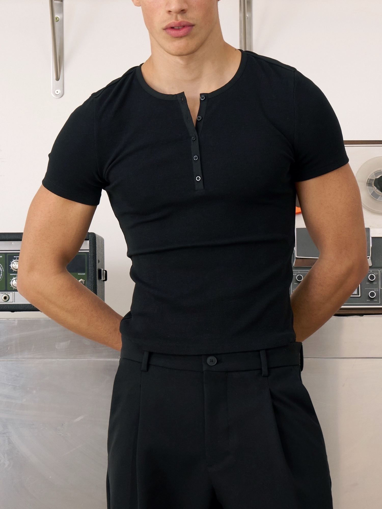 SHORT SLEEVE HENLEY