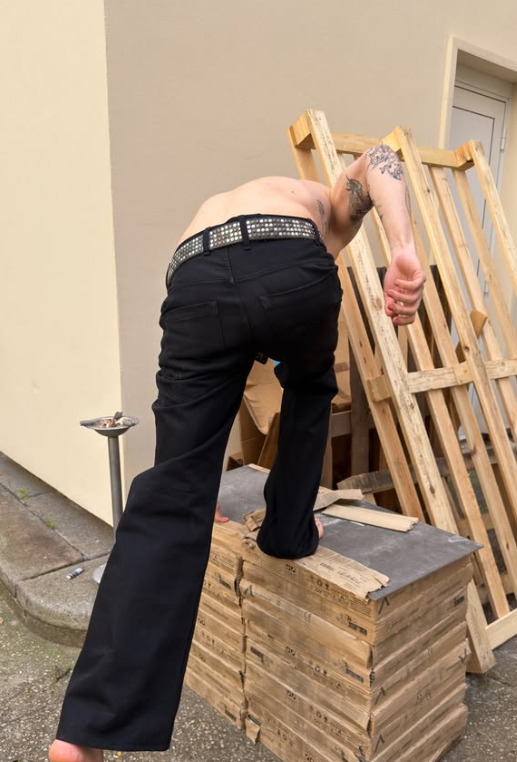 BOOTCUT DYED CROSS-TEXTURED DENIM