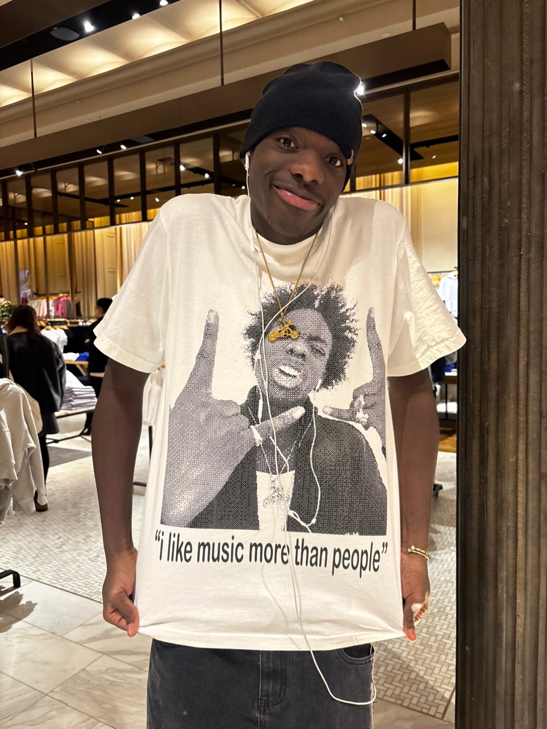 "MUSIC OVER PEOPLE" GRAPHIC TEE