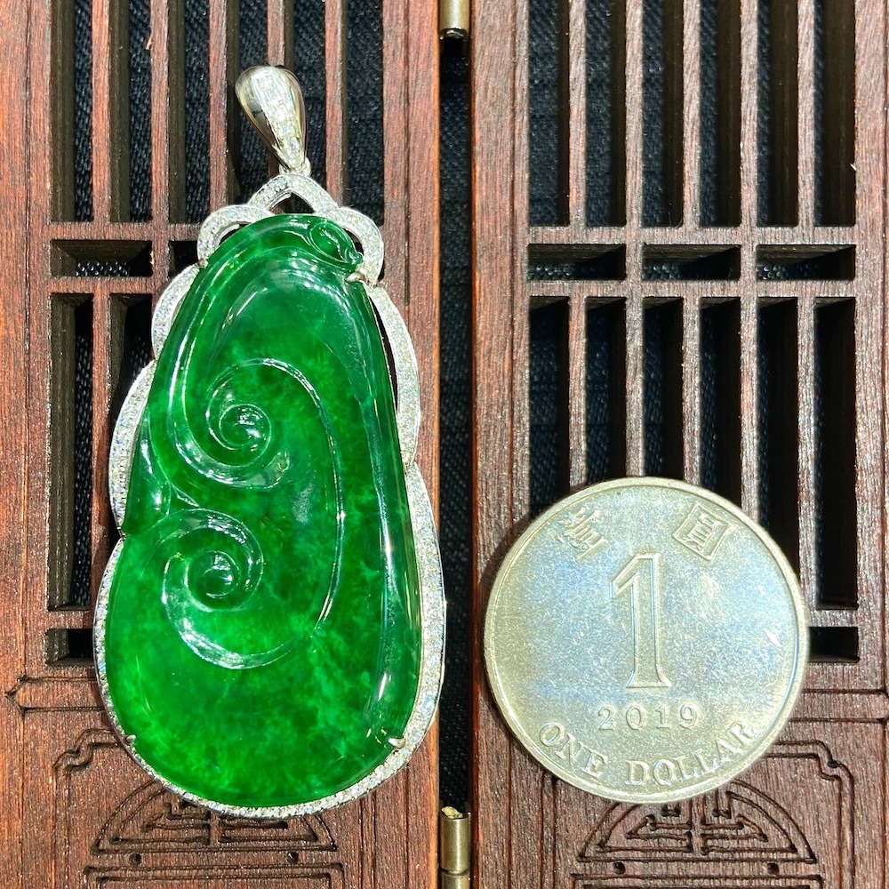 老坑玉翡翠-老坑種鑲鑽如意玉掛墜 