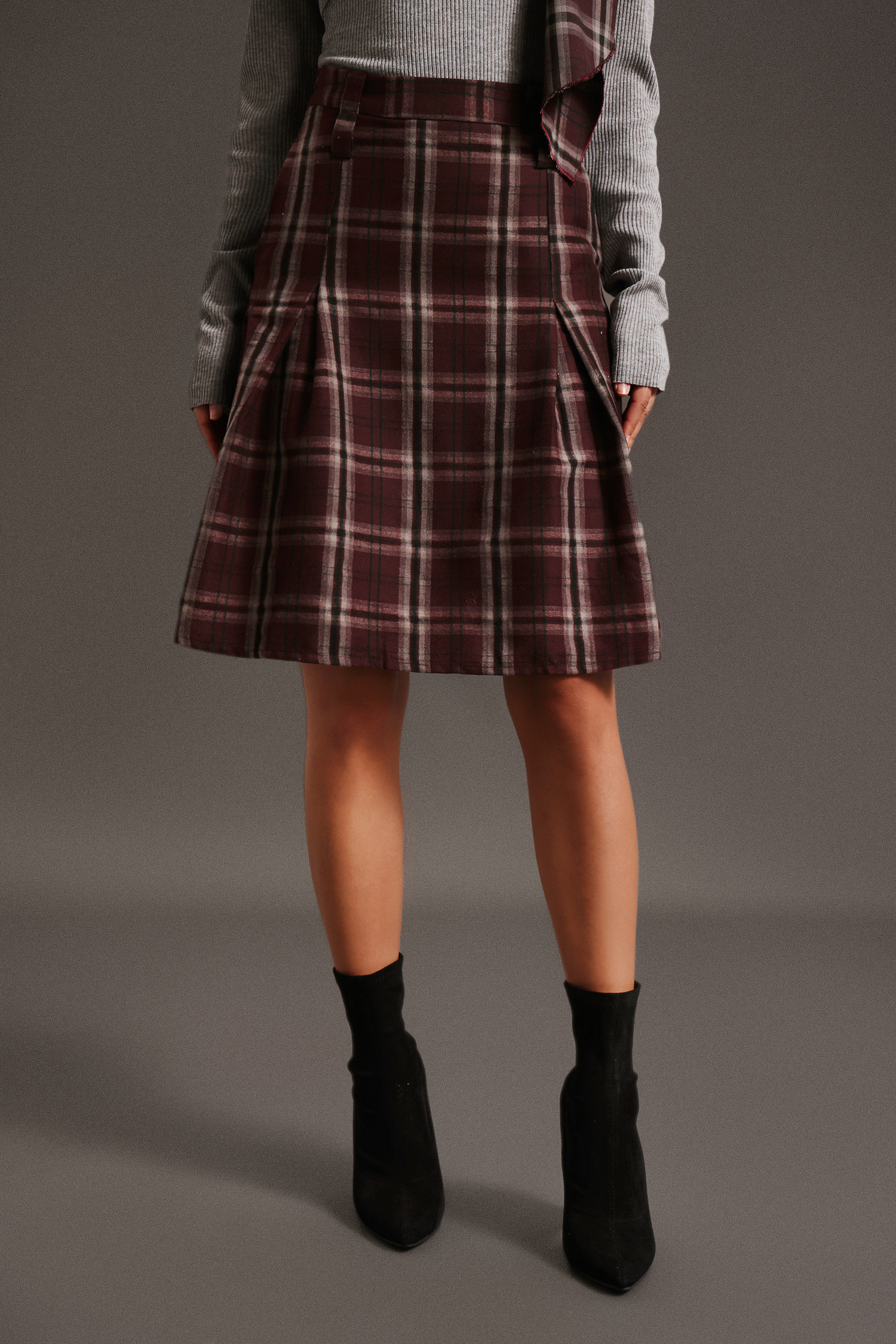 Yuio Lattice Belt Midi Skirt