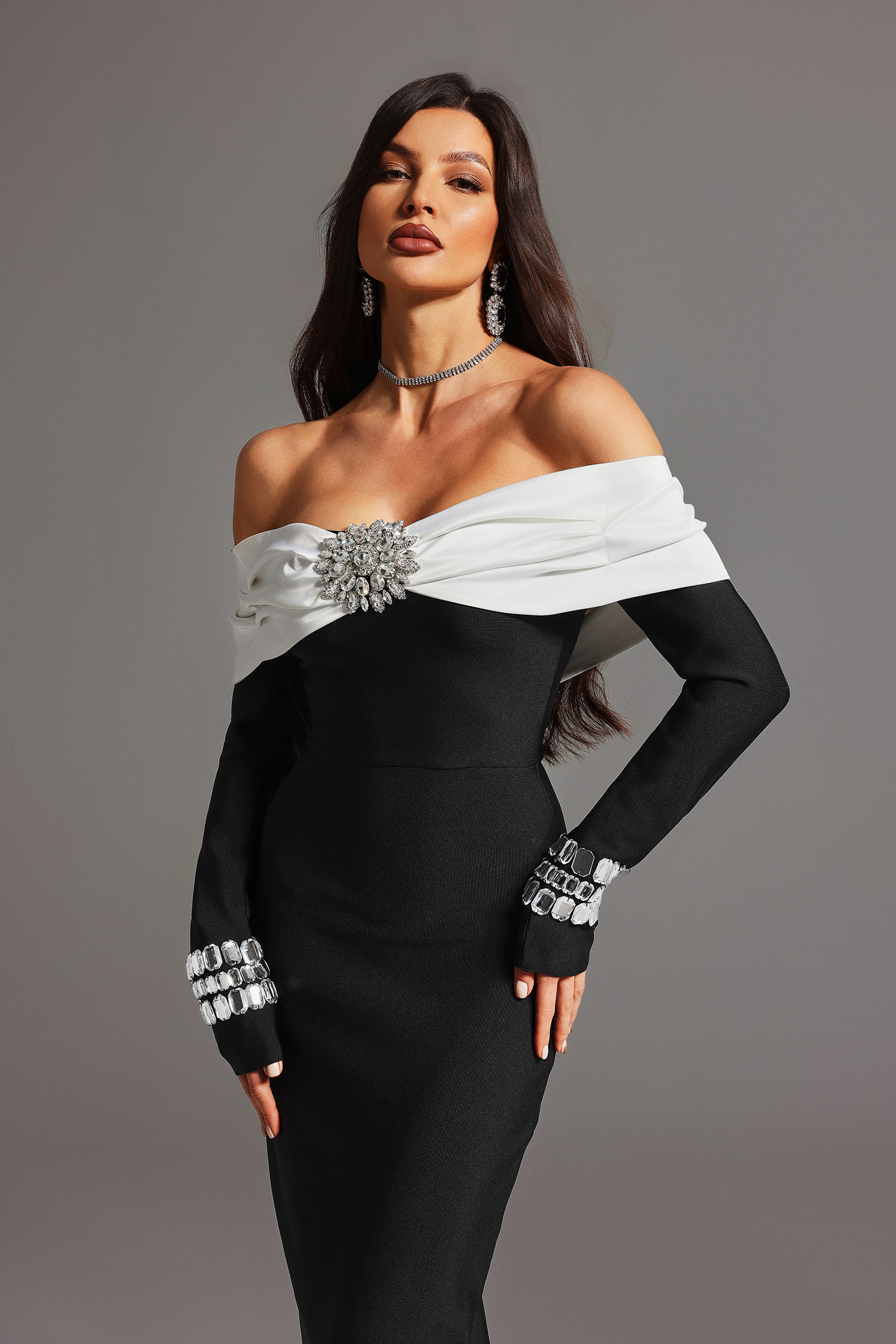 Derlyn Straight Shoulder Long Sleeve Diamond Bandage Maxi Dress