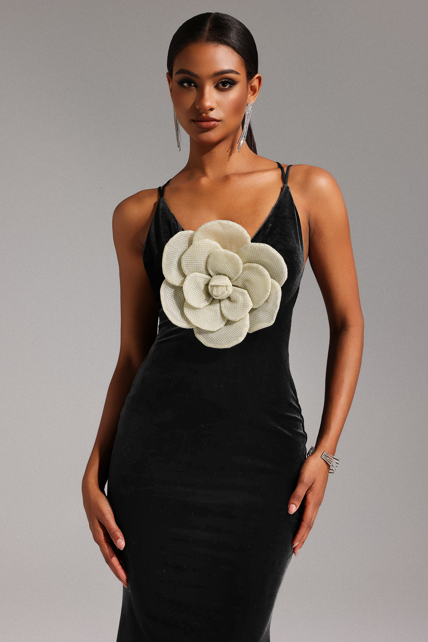 Taliyah V-Neck Sleeveless Flowers Backless Velvet Maxi Dress