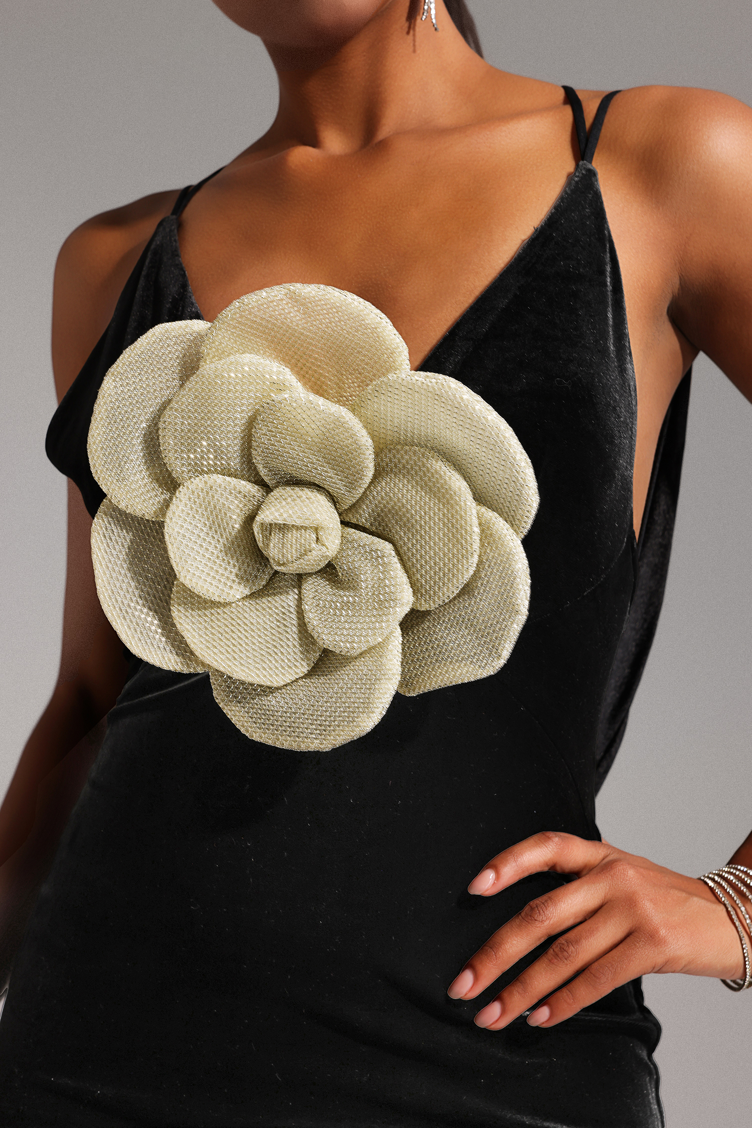 Taliyah V-Neck Sleeveless Flowers Backless Velvet Maxi Dress