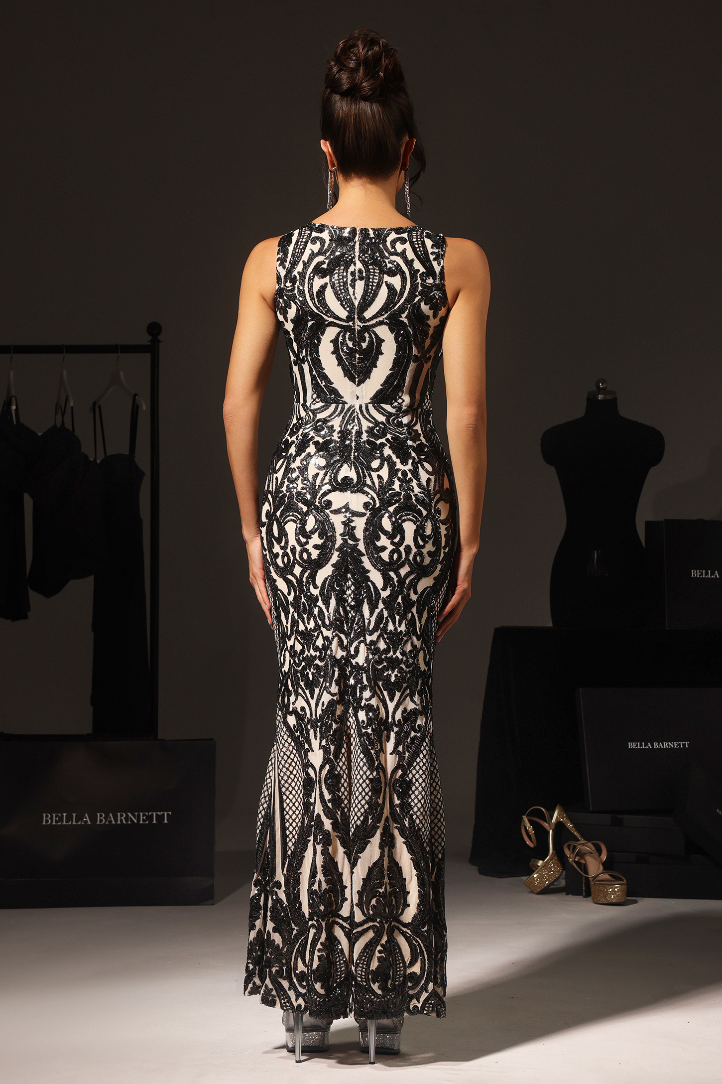 Pora Sleeveless Sequin Maxi Dress