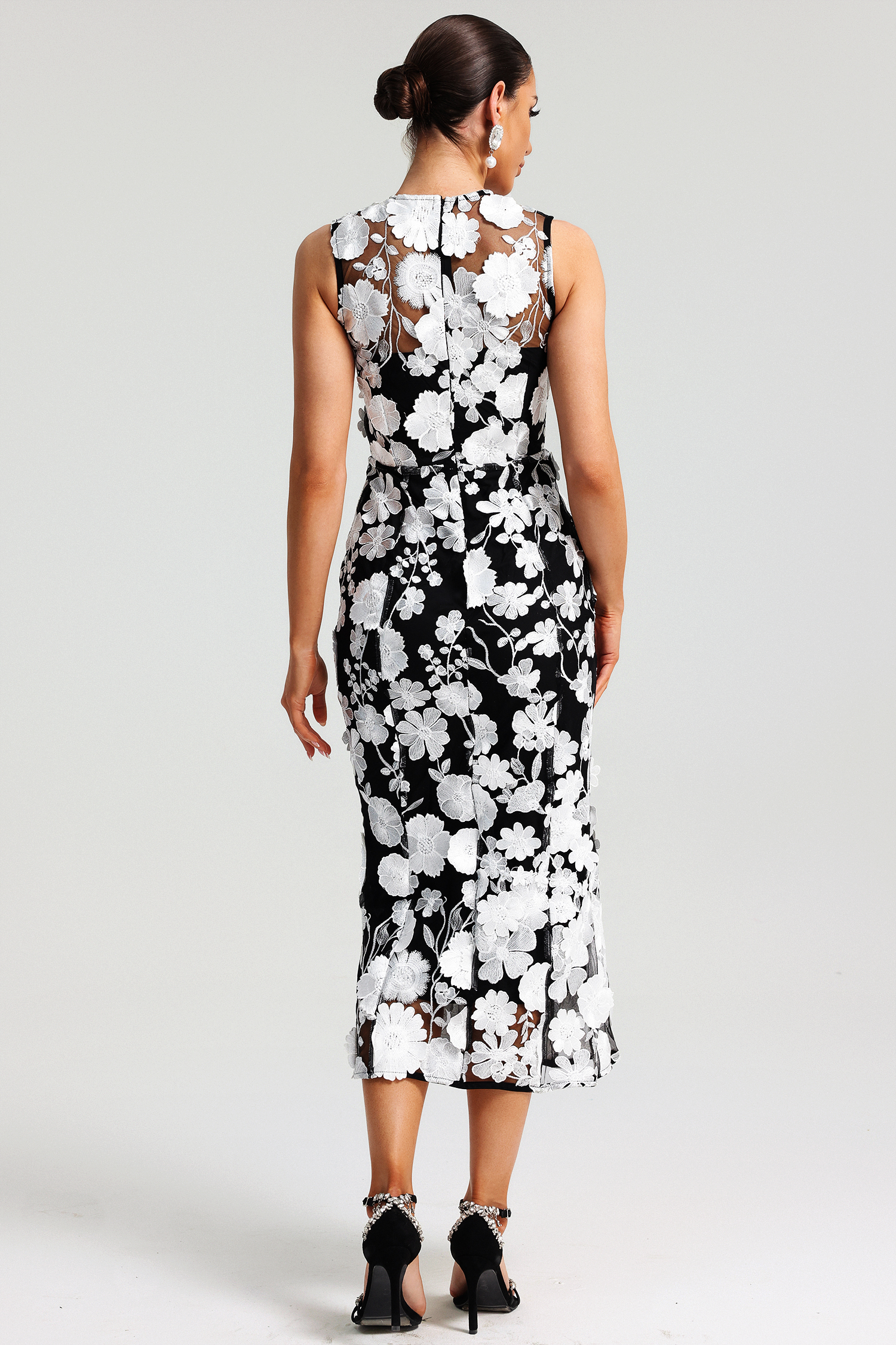 Dotty Sleeveless Embroidery Flowers Maxi Dress
