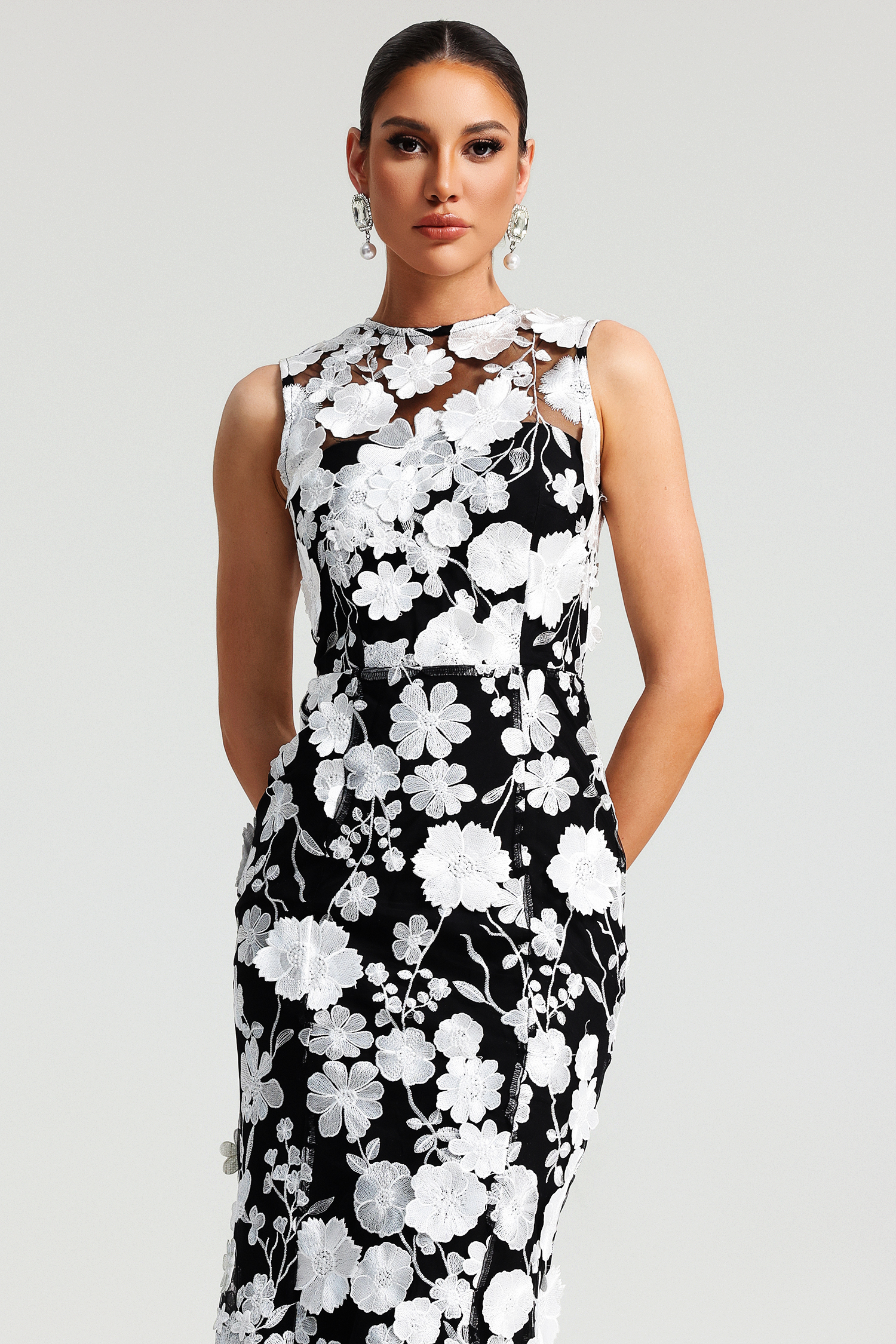 Dotty Sleeveless Embroidery Flowers Maxi Dress