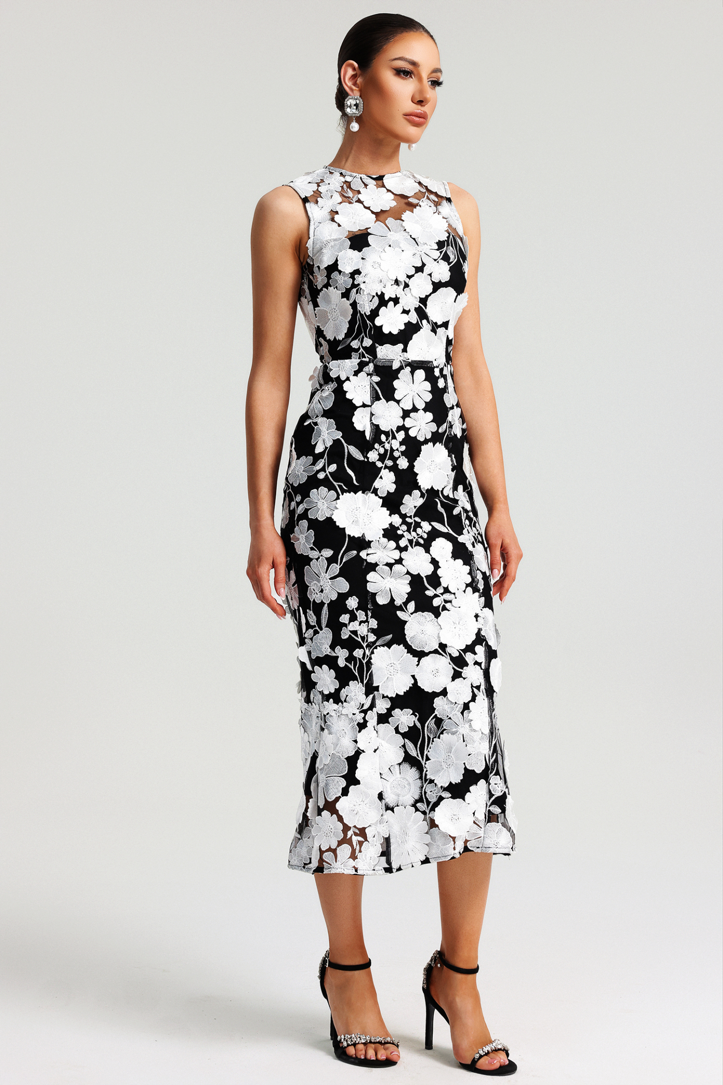 Dotty Sleeveless Embroidery Flowers Maxi Dress