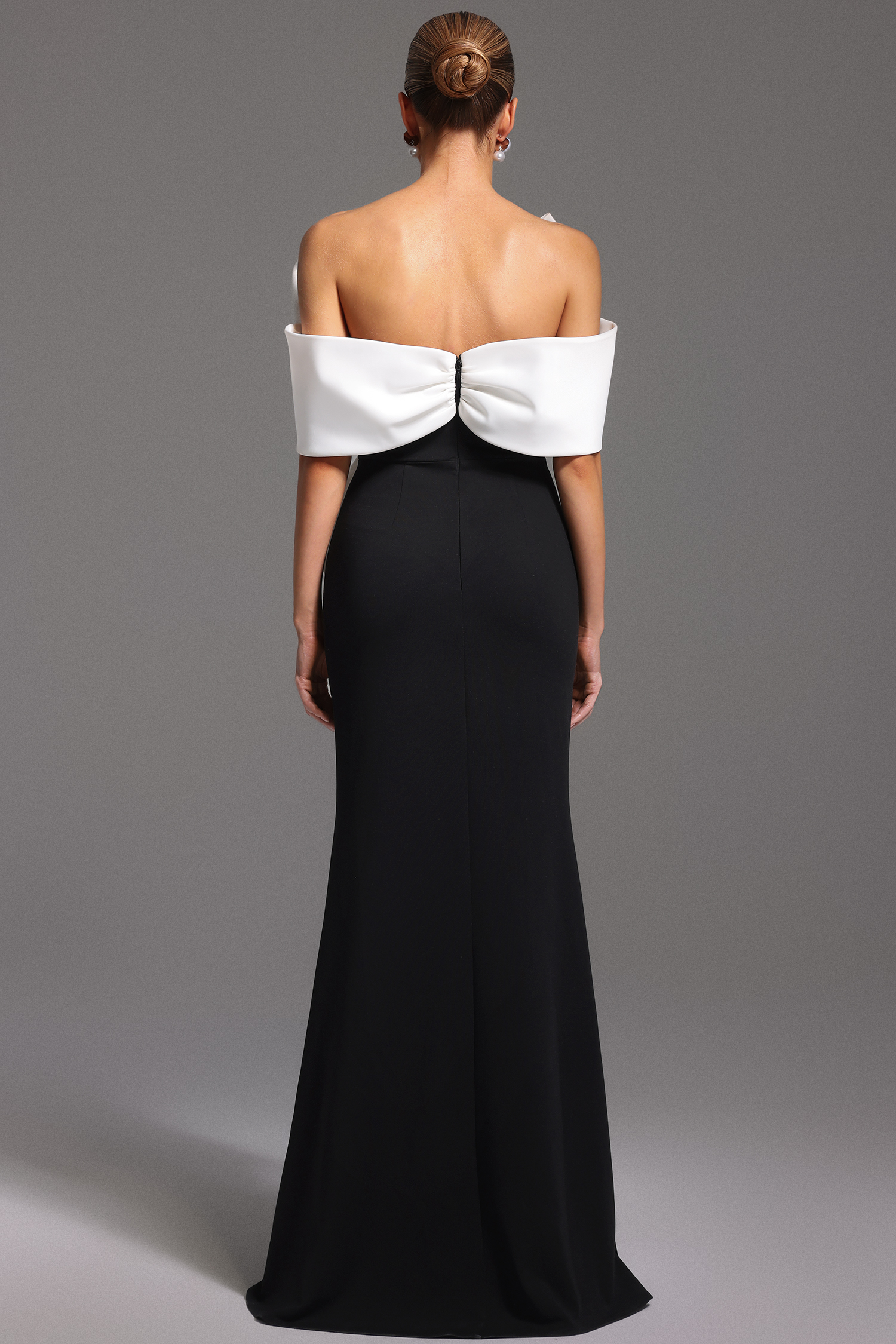 Lazze Off-The-Shoulder Bow Maxi Dress
