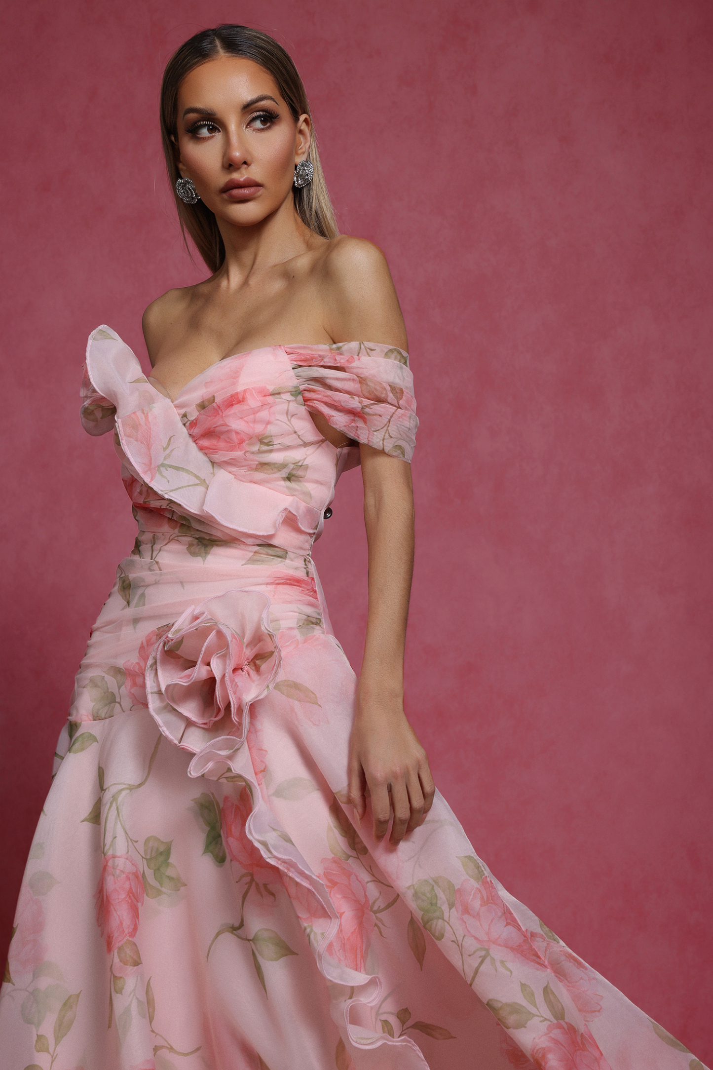 Jussi Sleeveless Flowers Flounce Maxi Dress