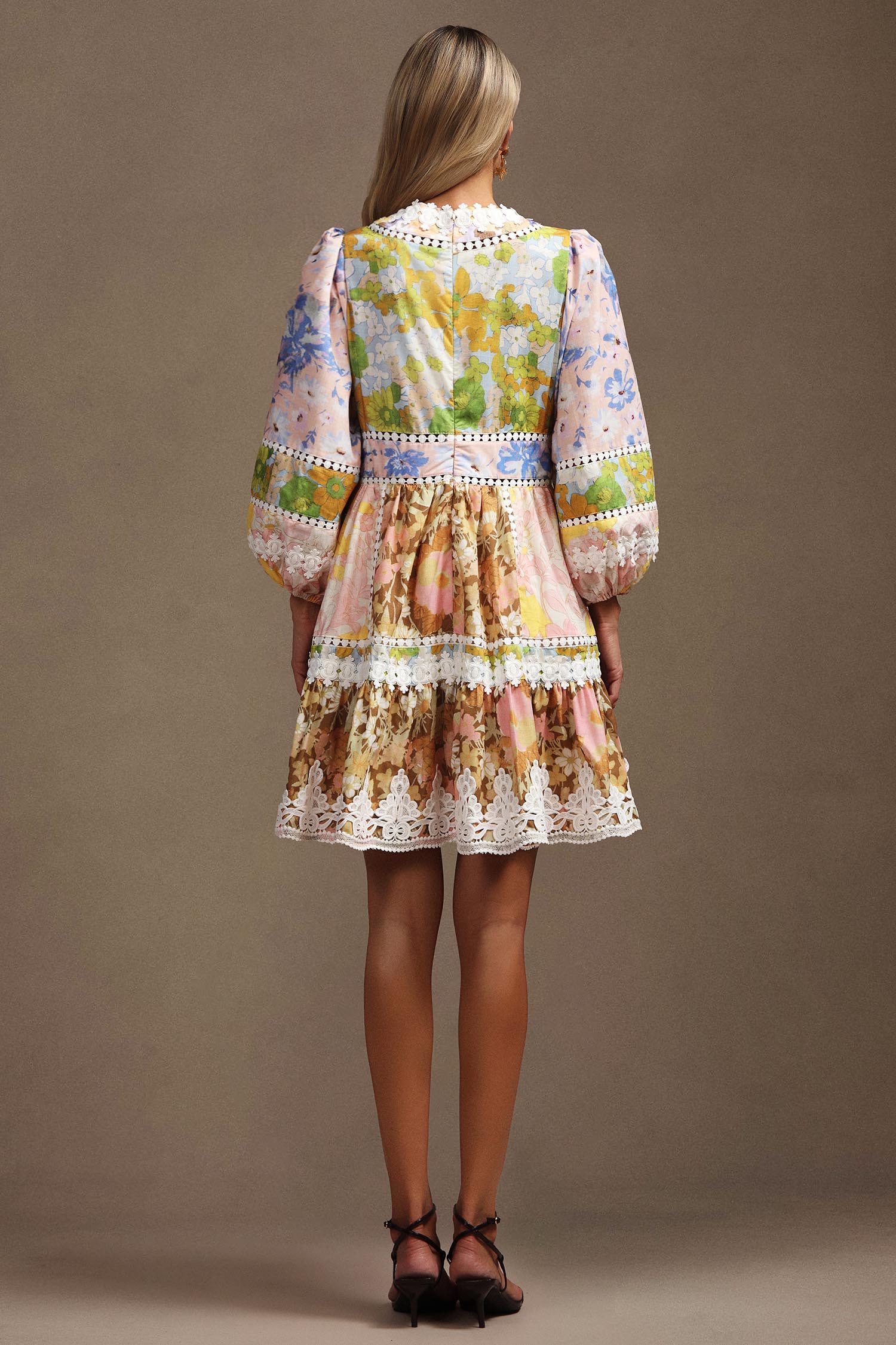 Jacova V-Neck Long Sleeves Floral Printed Mini Dress