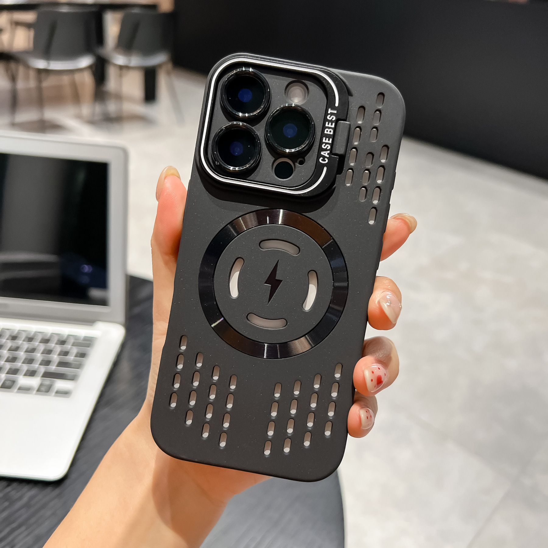 A heat-dissipating and breathable phone case drop protection case with a magnetic lens mount suitable for Apple.