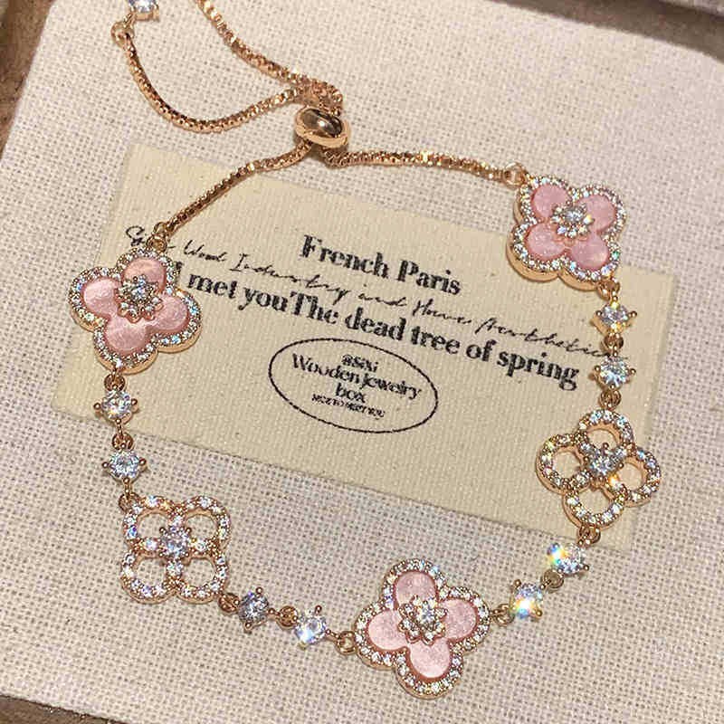 ✨Korean diamond-encrusted resin flower diamond-shaped adjustable bracelet, a niche high-end style ins bracelet for commuting and a versatile accessory✨