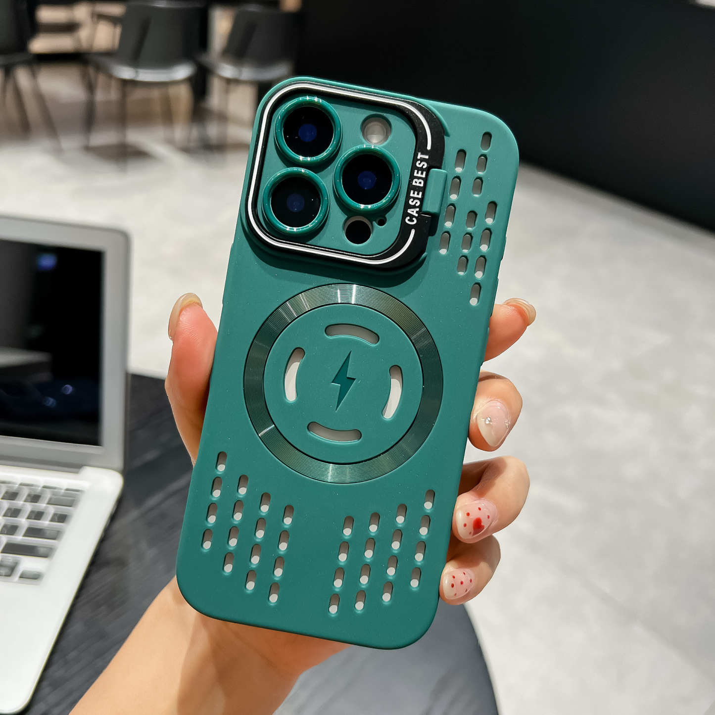 A heat-dissipating and breathable phone case drop protection case with a magnetic lens mount suitable for Apple.