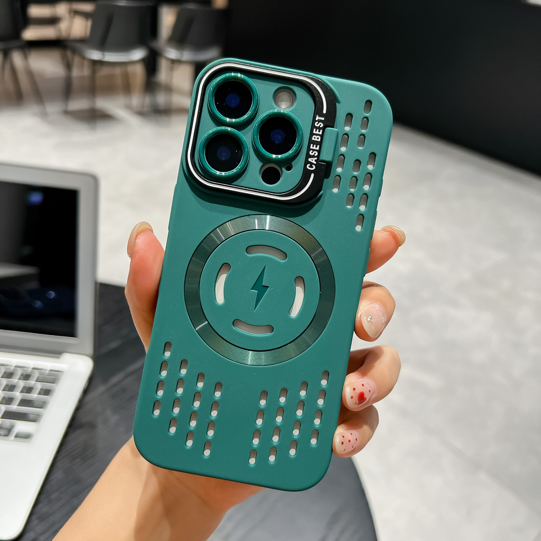 A heat-dissipating and breathable phone case drop protection case with a magnetic lens mount suitable for Apple.