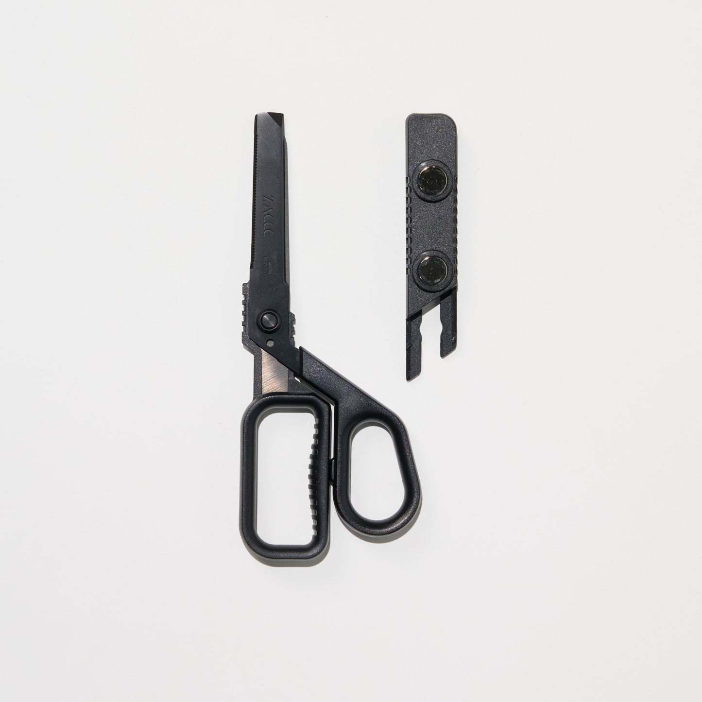 ZACCC Multifunctional Scissors with Magnet / Raymay Fujii - bungu