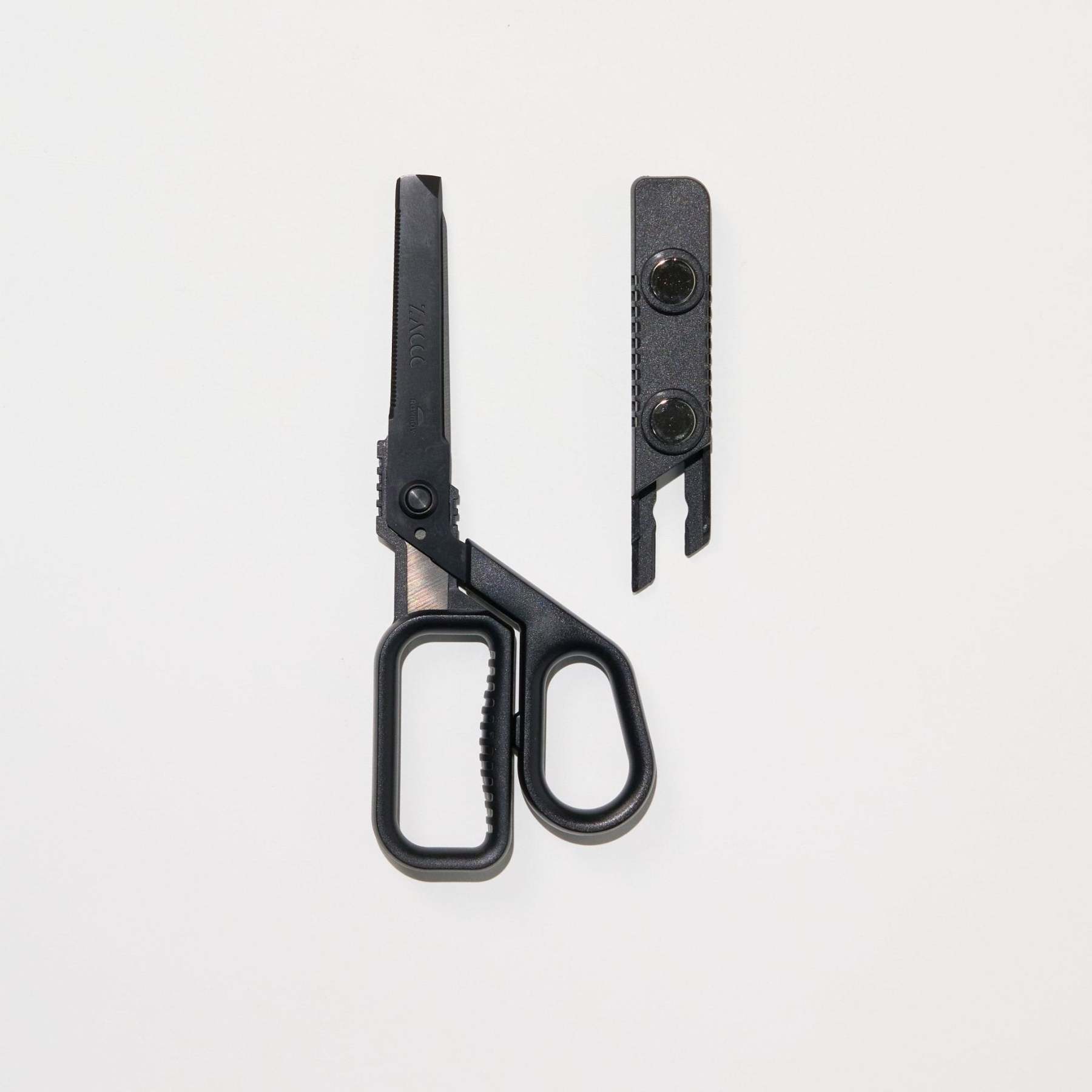 ZACCC Multifunctional Scissors with Magnet / Raymay Fujii - bungu