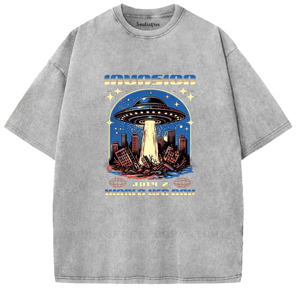Soulisfree Retro Sci-Fi Invasion Poster  Washed Tee