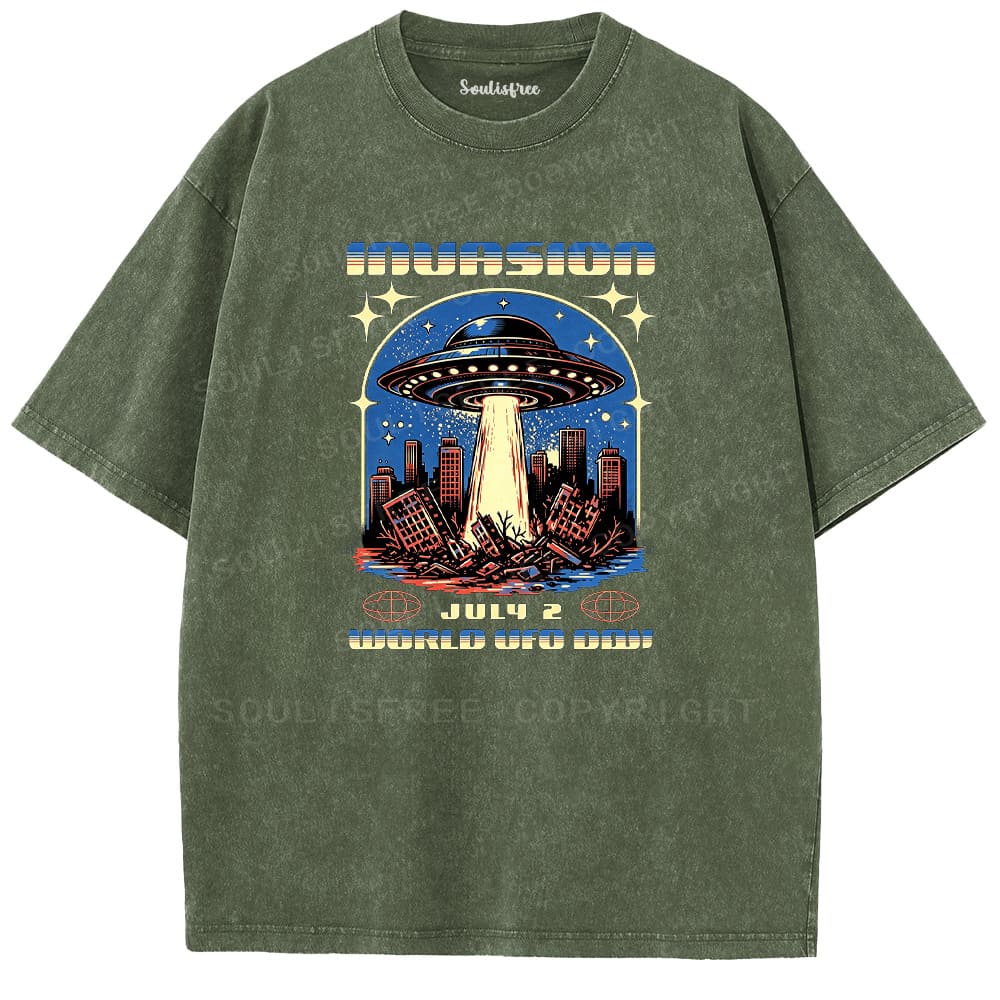 Soulisfree Retro Sci-Fi Invasion Poster  Washed Tee