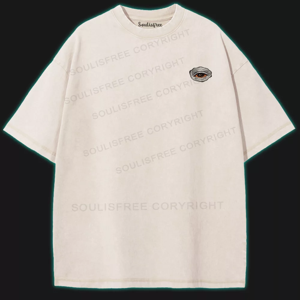 Eyes don't lie Washed T-shirt