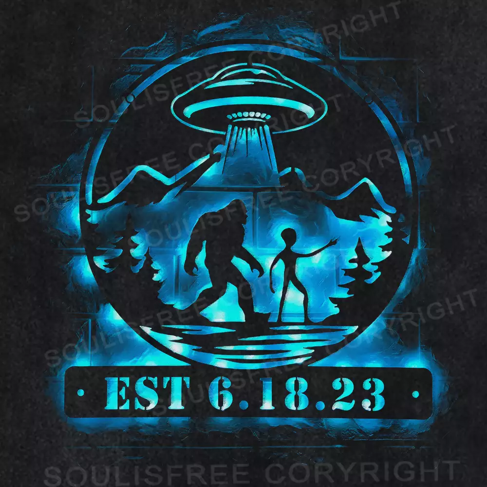 Cosmic Contact Washed Alien T-shirt