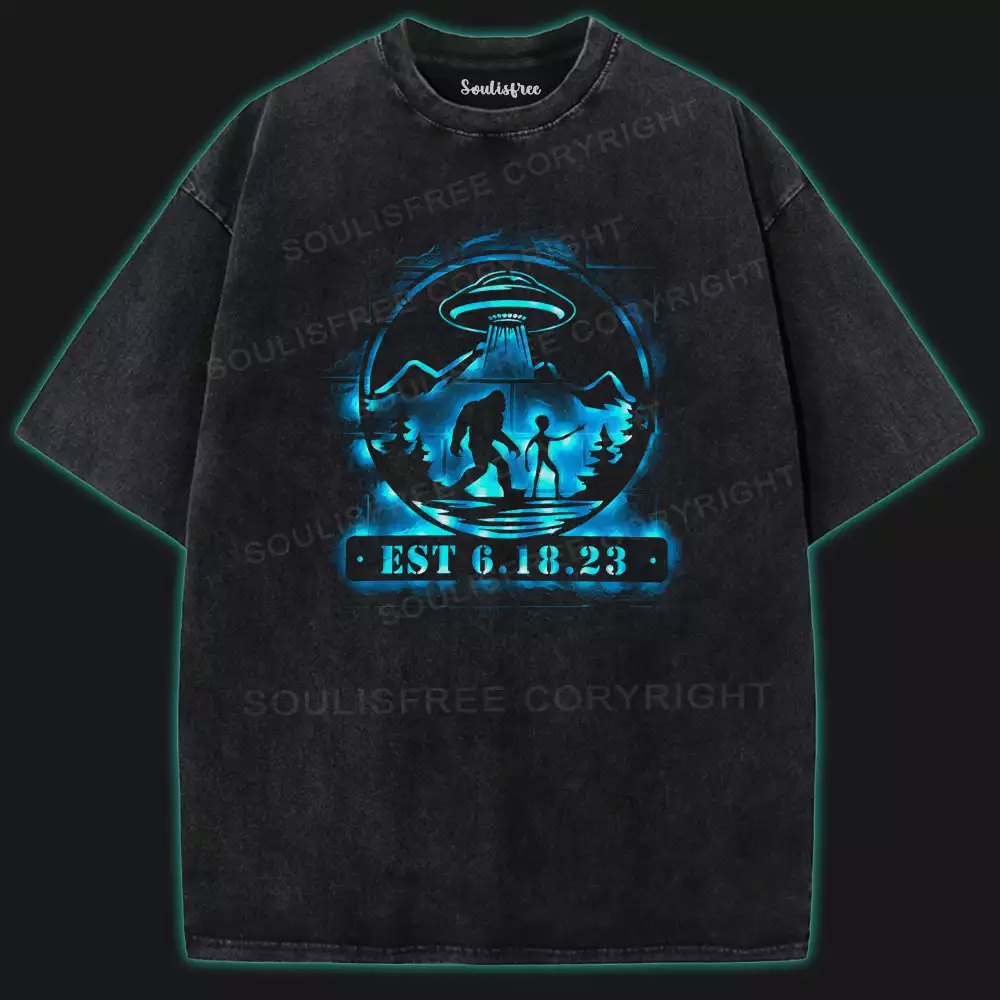 Cosmic Contact Washed Alien T-shirt