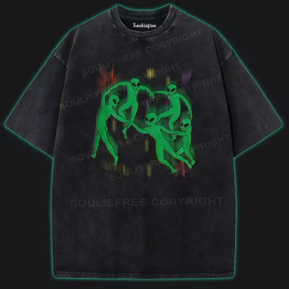 Designed Alien Dancing Washed Alien T-shirt