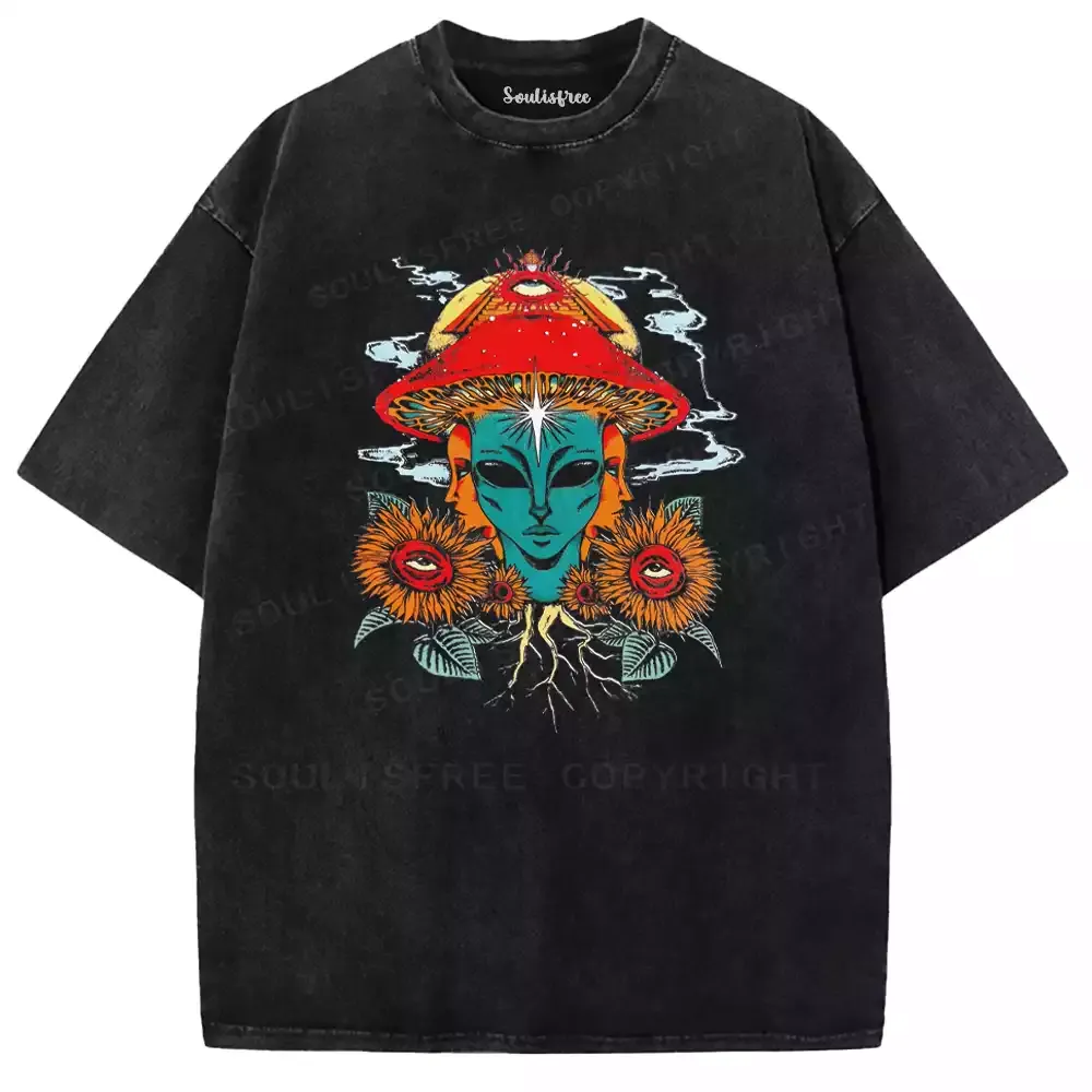 Mushroom-Crowned Alien Washed T-shirt