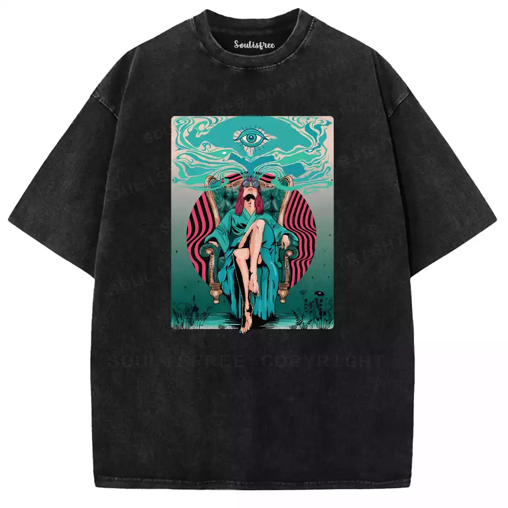 Sacred Eye Queen Washed T-shirt