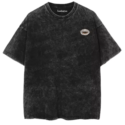 Eyes don't lie Washed T-shirt