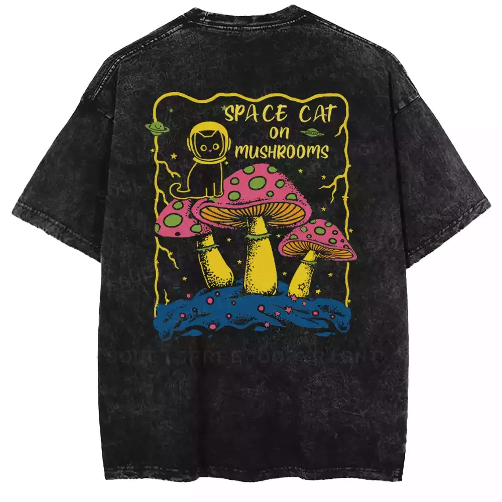 SPACE CAT ON MUSHROOMS Washed T-shirt