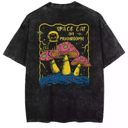 SPACE CAT ON MUSHROOMS Washed T-shirt