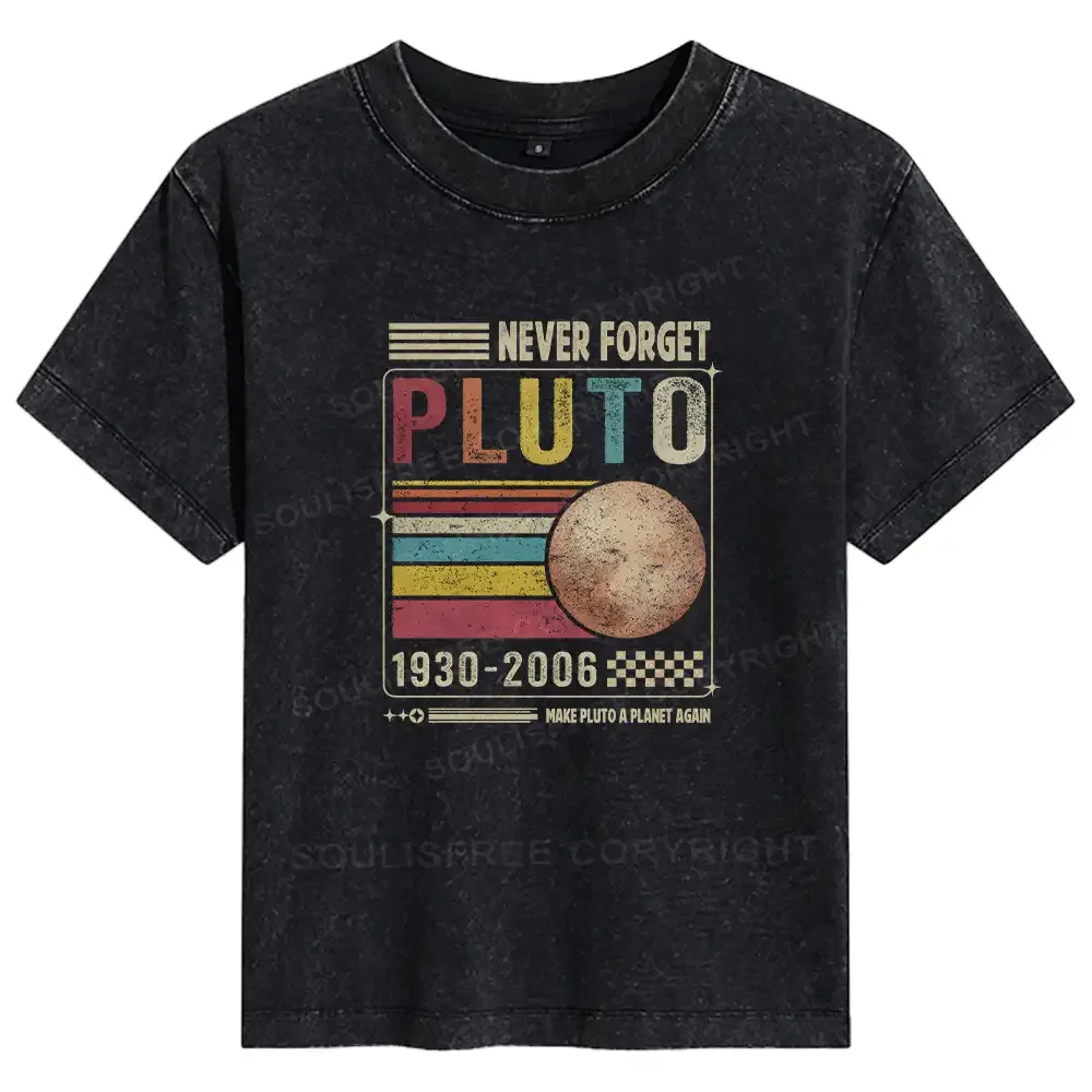 Designed Never Forget Pluto Basic Washed T-shirt