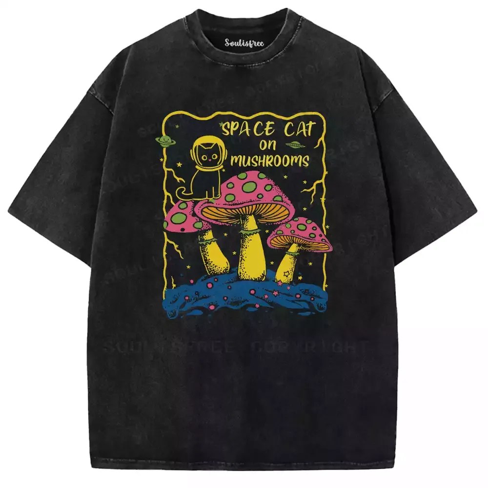 SPACE CAT ON MUSHROOMS Washed T-shirt