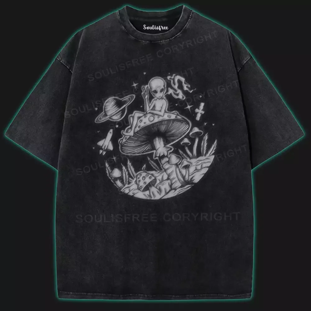 Psychedelic Alien Trip Washed Alien T-shirt
