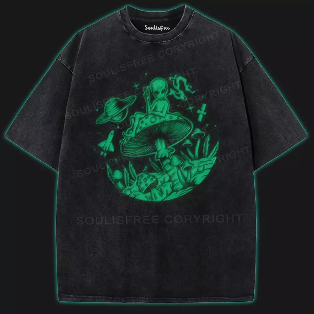 Psychedelic Alien Trip Washed Alien T-shirt