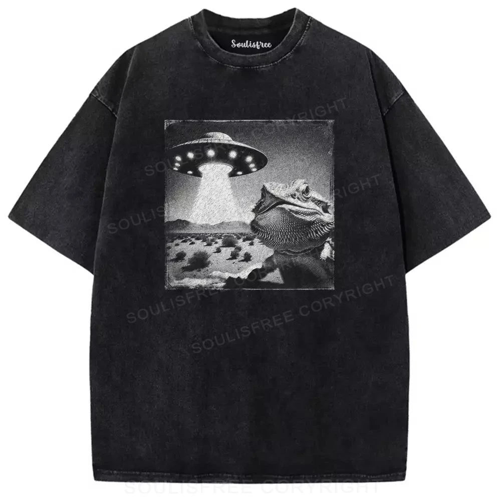 Funny Lizard Selfie with Aliens Washed UFO T-shirt